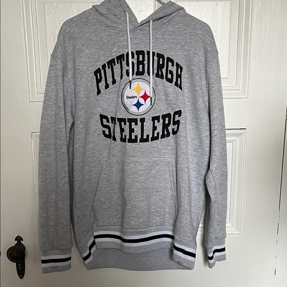 NFL Pittsburgh Steelers Gray Pullover Hoodie with Team Logo
